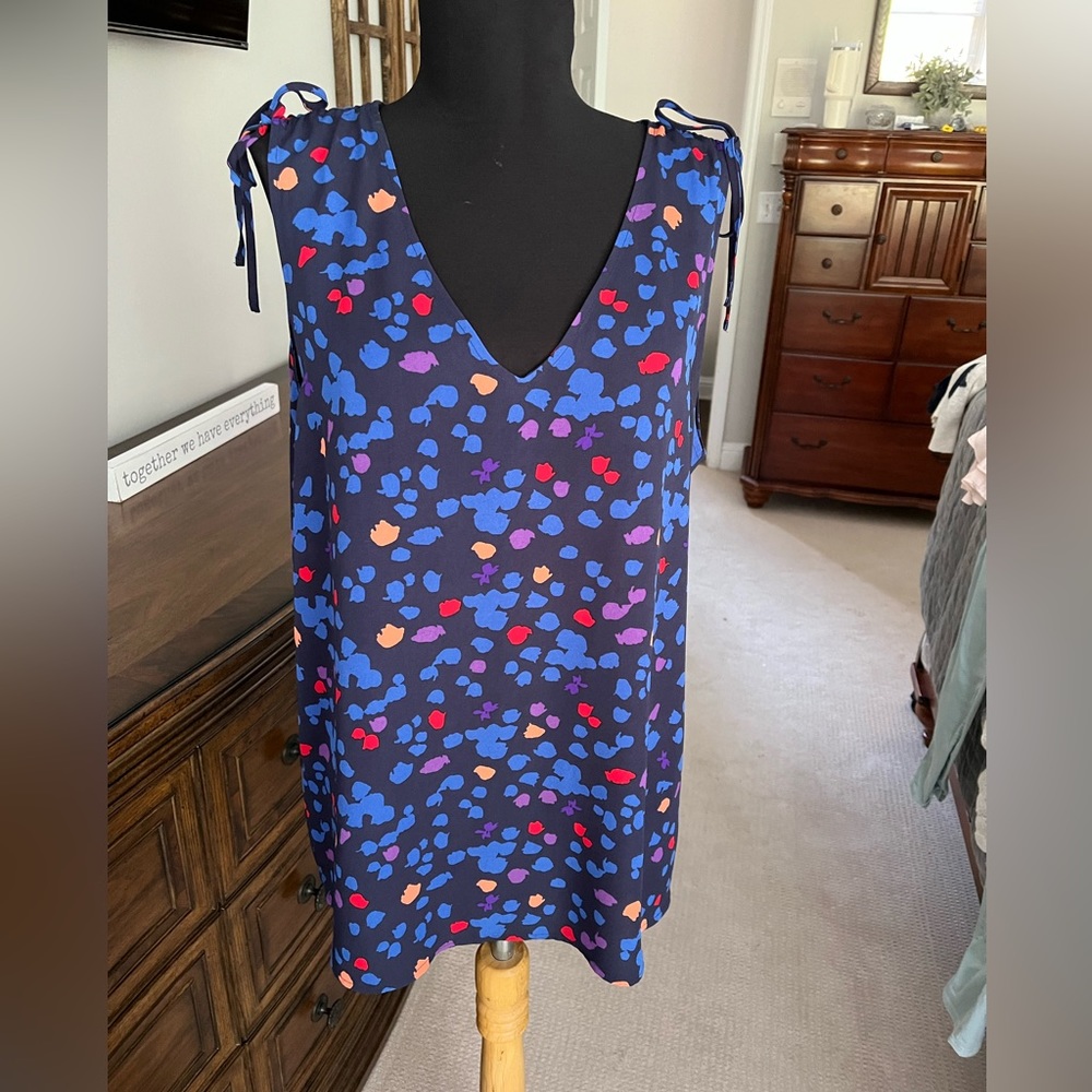 LOFT women’s sleeveless blouse